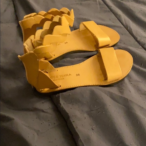 GRECIAN LEATHER SANDALS - Picture 2 of 5